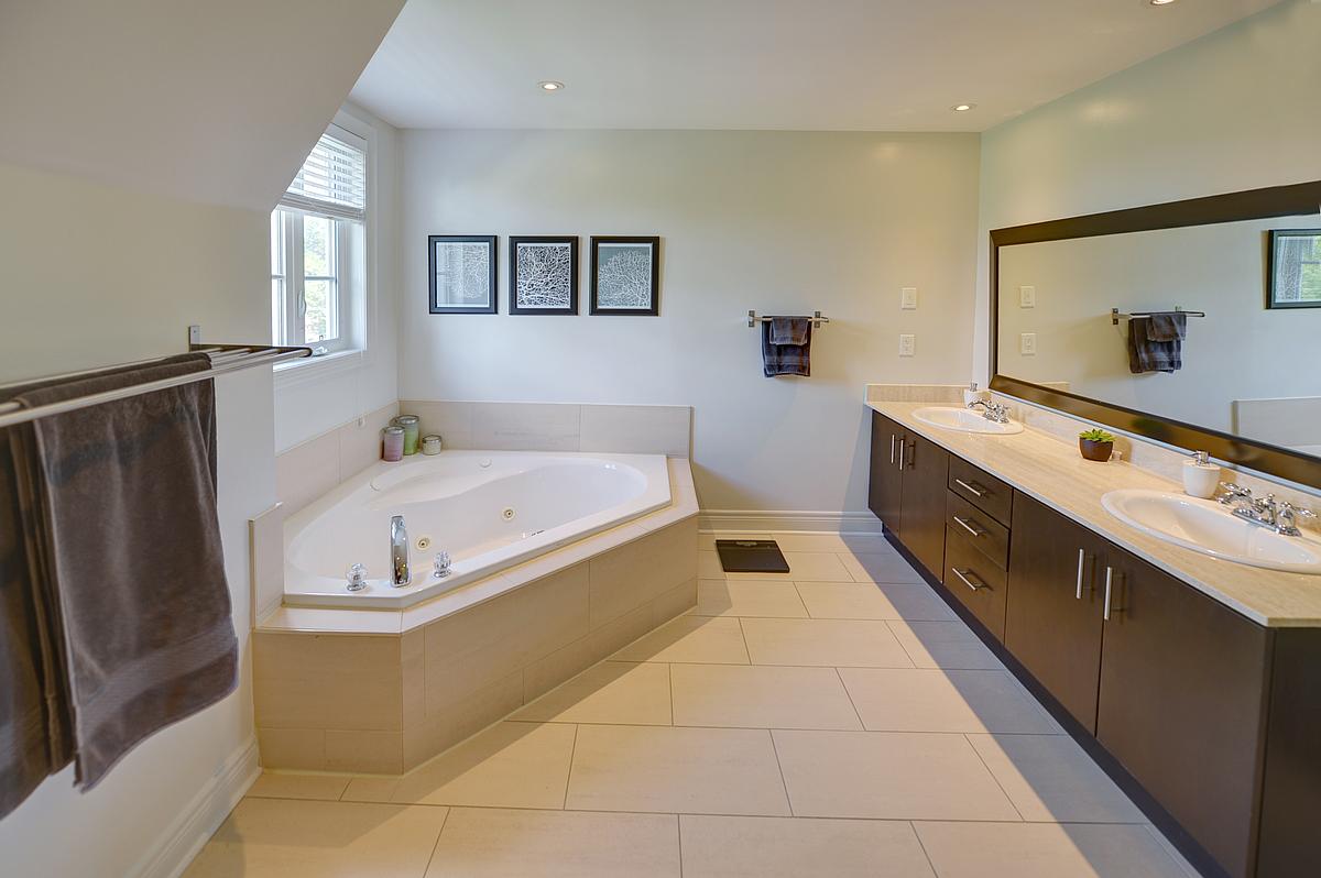 masterbathroom1_1200.jpg