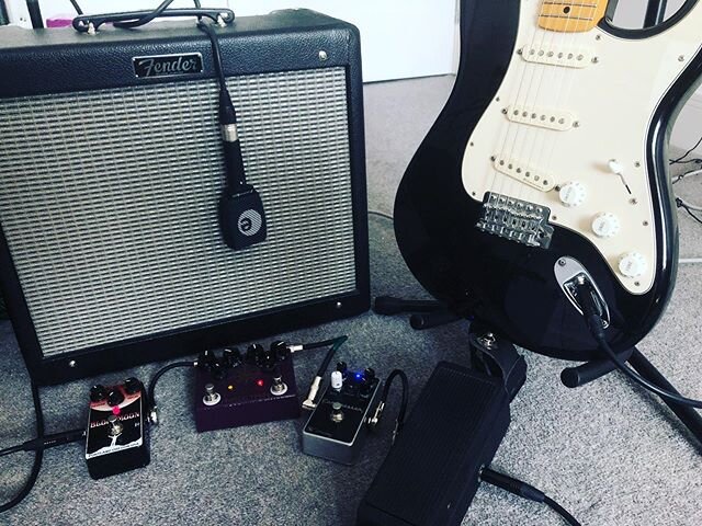 Pedal power! here&rsquo;s my tone set up this evening... and yes I did wait 2 years for my Analogman King of Tone 😍 😎
.
.
.
#analogman #analogmankingoftone #analogmanpedals #keeleyelectronics #keelycompressorplus #mrblackpedals #supermoon #fender #