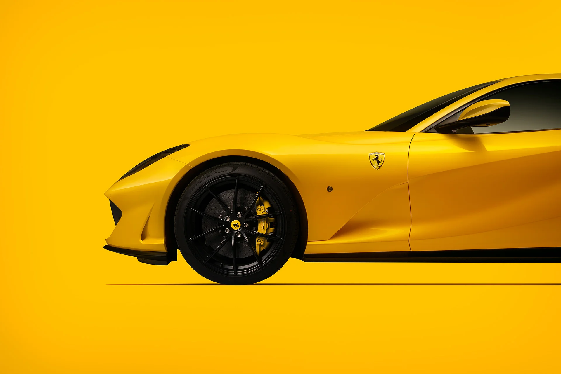 Giallo Modena Ferrari 812 Superfast