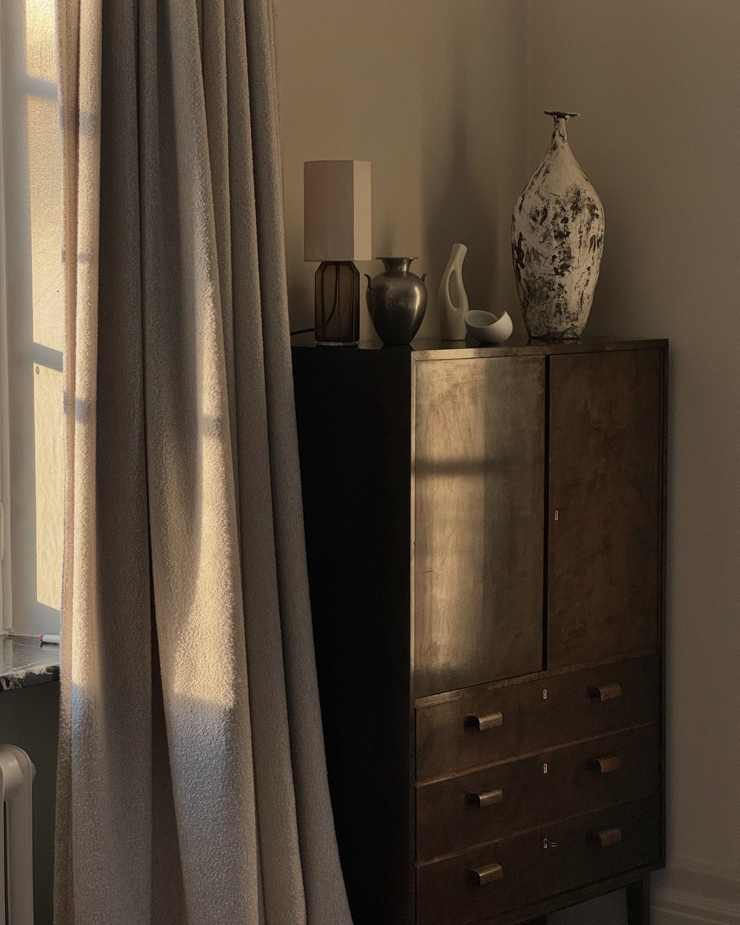 Lately 🤍 
1. My beautiful new cabinet. 
2. Don&rsquo;t forget to try my smoothie I made together with @banacadosthlm 
3. The woods always win 
4. DREAM coat 
5. My favorite place 
6. Fall moments with my little man 
7. Cute things 
8. My besties on 