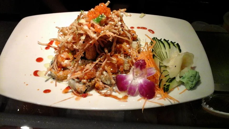 Dang Thai cuisine roll.jpg