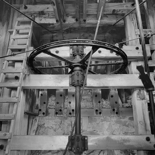 TRAMHOUSE test 13 ap 4000 dpi 0001_cropped 9_26_09.jpg