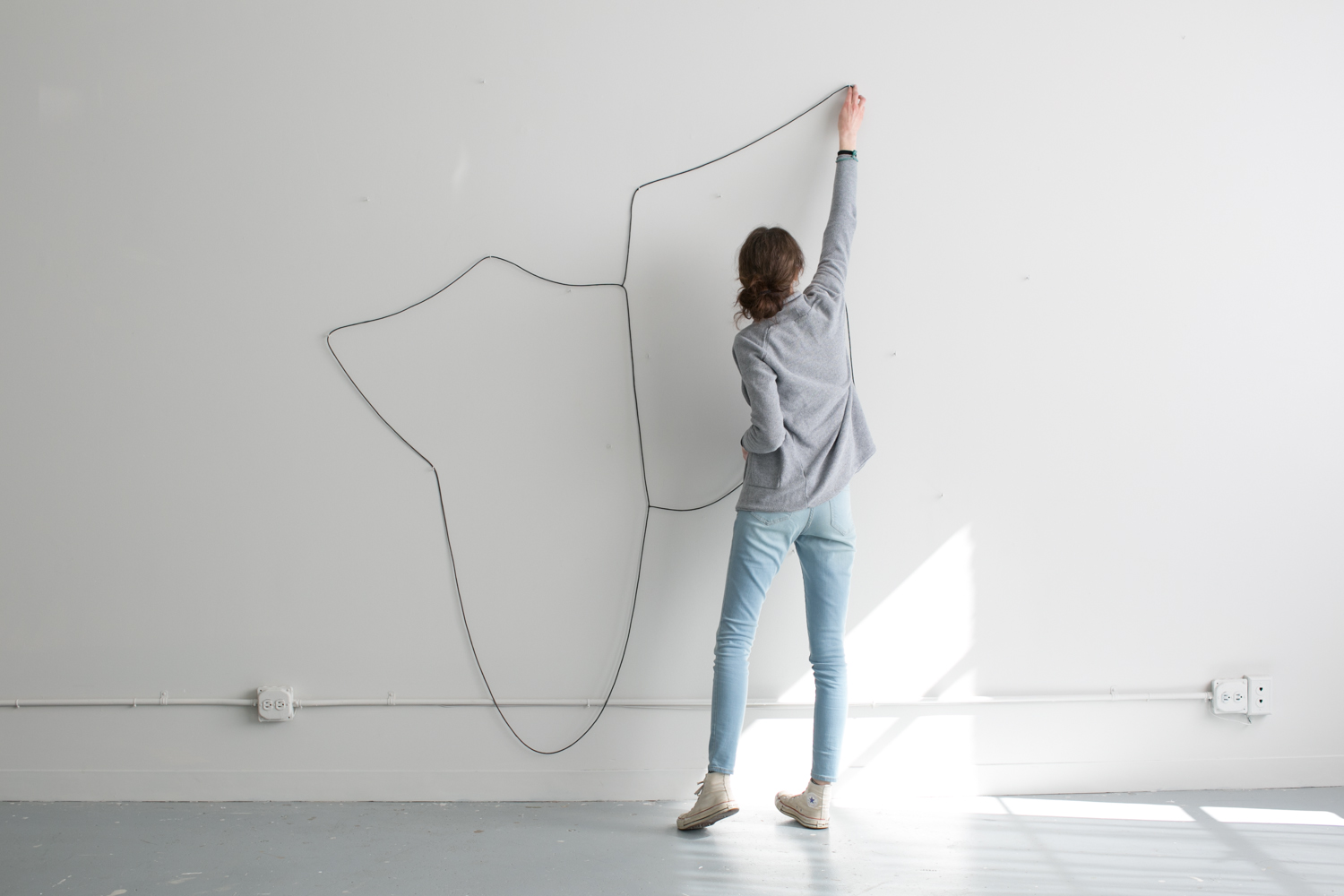 Hanging Drawing , participatory performance, 2015 Photo: Kristen Finn