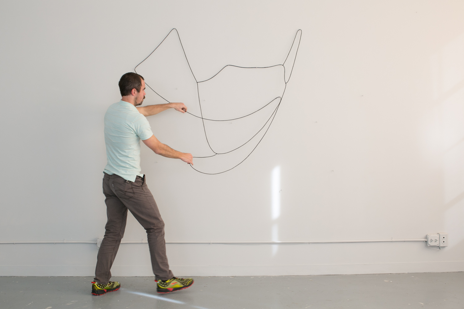 Hanging Drawing , participatory performance, 2015 Photo: Kristen Finn