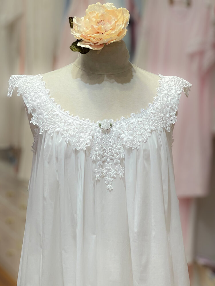 100% Cotton Lawn Nightgown with Venetian Lace Neckline and Floral Detail -  3 Colors — Bonne Nuit