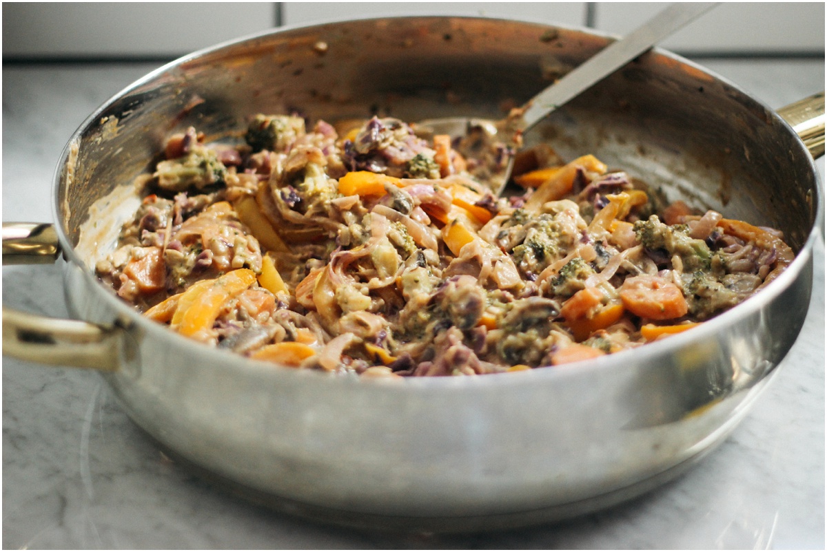 Veggie Stir-Fry with Spicy Thai Peanut Sauce — Nutritiously Natalie