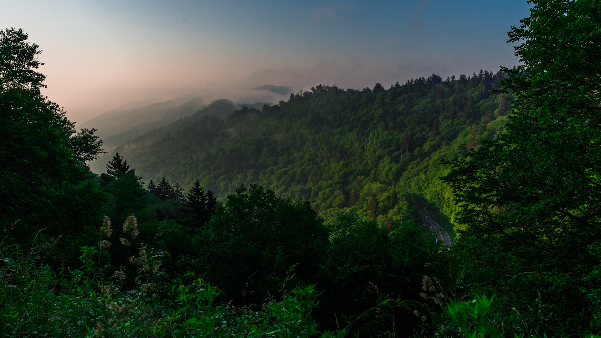 GREAT SMOKY MOUNTAINS NATIONAL PARK SUNRISE
