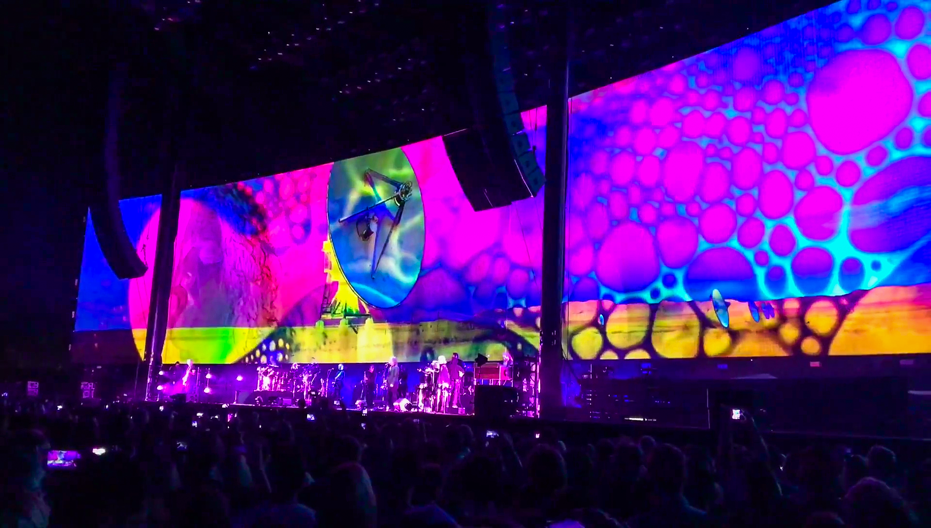 Pink Floyd's Roger Waters 2016 Tour Visuals