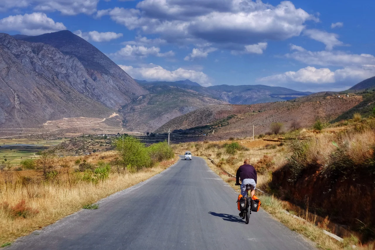 A long, glorious, rapid descent in Daju.