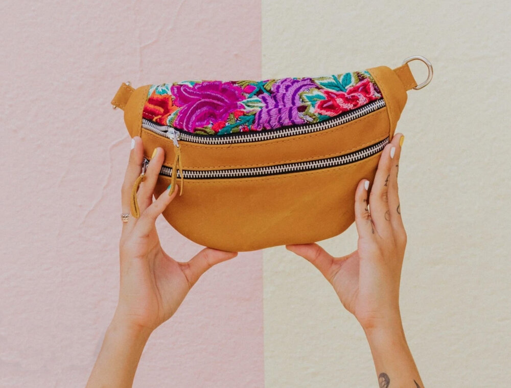 Gifts for the Responsible Traveler: Hiptipco sling bag