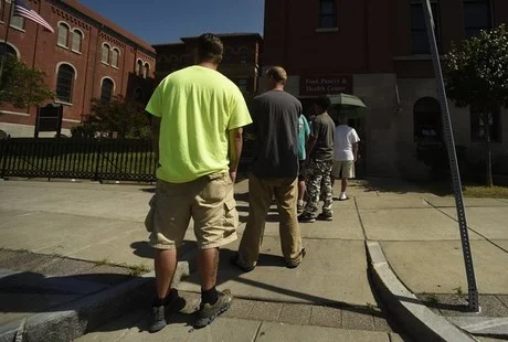 A STUDY ON TRANSPORTATION BARRIERS IN THE CITY OF SYRACUSE AND A SOLUTION