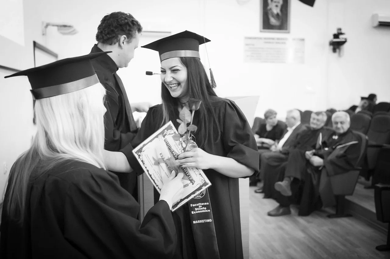 graduation-2038865_1280.jpg