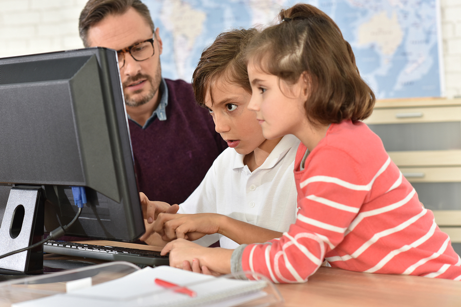 Research commissioned by Google reveals the need to generate more research and teacher training in the field of Computer Science. - Photo: bigstock.com