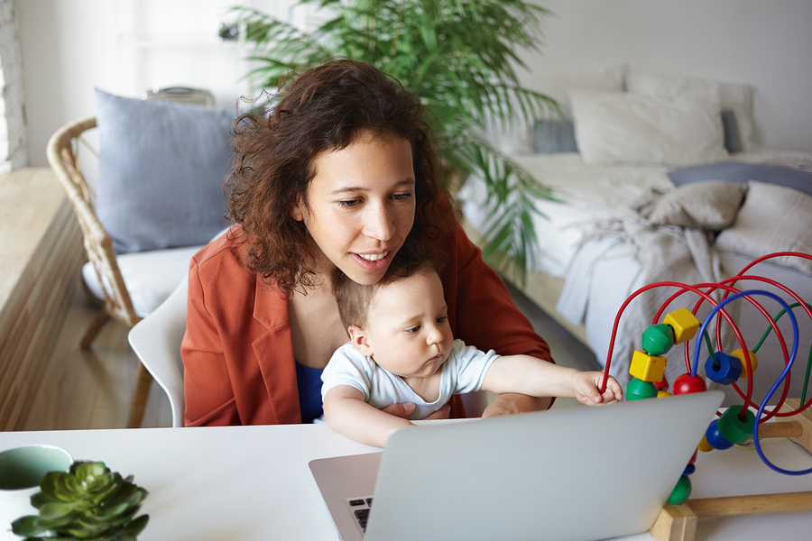MotherCoders activities are designed for moms currently caring for at least one child 17 years old or younger, who are re-entering the workforce, entrepreneurs, or moms already working. - Image: Bigstock.