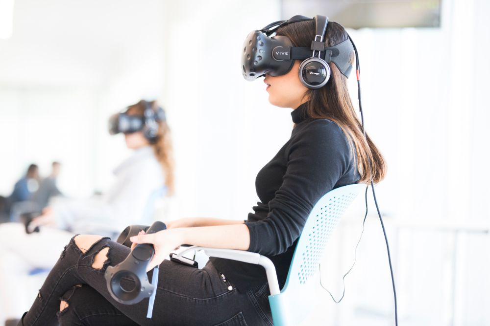 Students from different campuses interact in formal classes with Virtual Reality. - Photo: Tecnológico de Monterrey