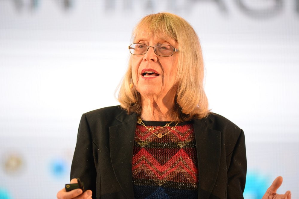 Esther Wojcicki: "Put the student in charge 20% of the time"