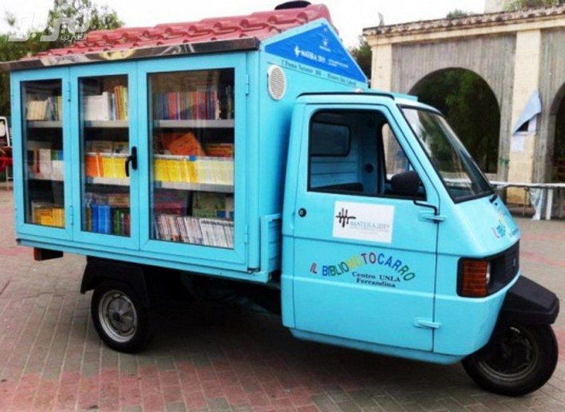 Despite being around for more than 160 years, mobile libraries still have a purpose. - Photo: The Owner-Builder Network