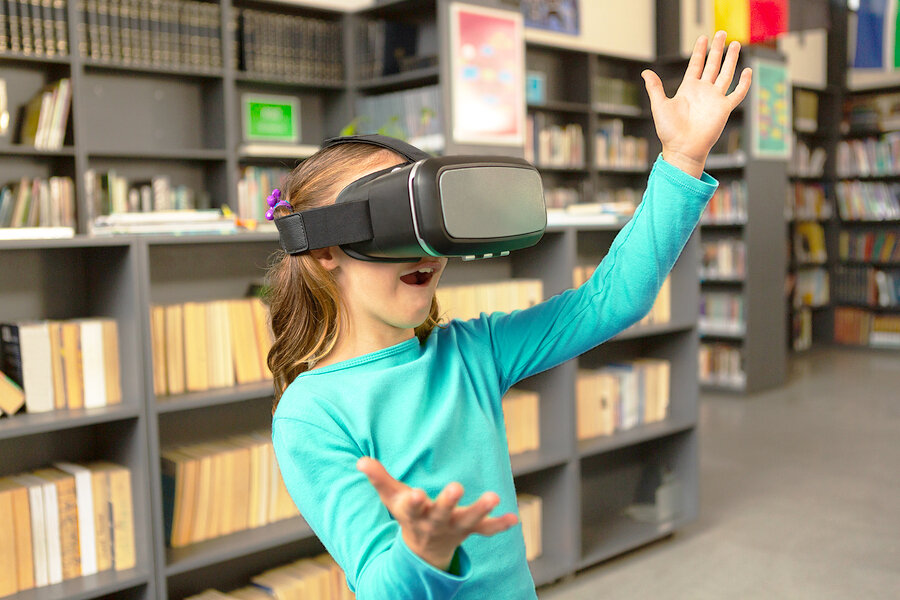 Using virtual reality in the classroom generates in students the curiosity to know more about what they observe, doing more in-depth analysis and questions. - 