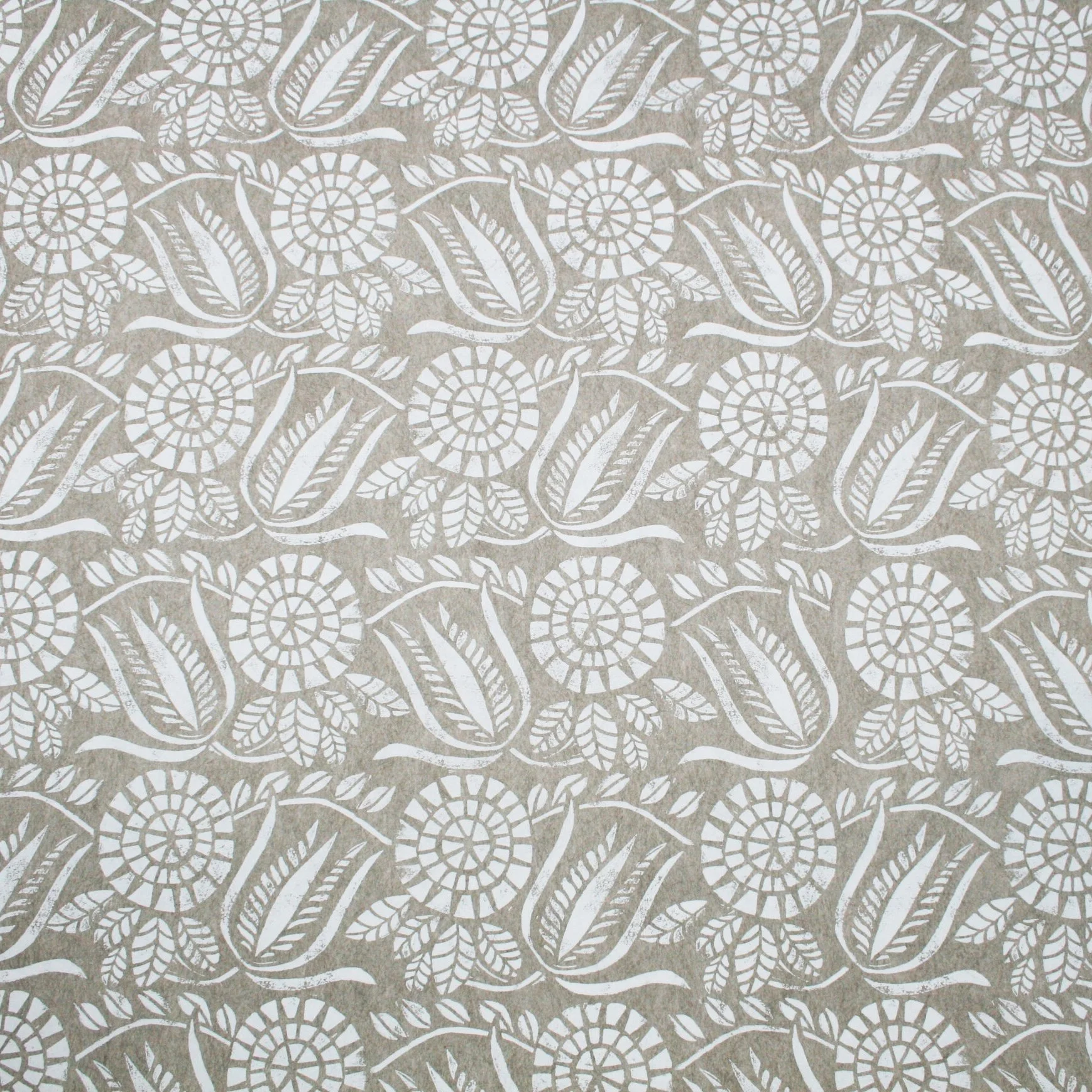 bloomsbury wallpaper white 2.jpg