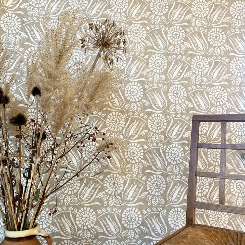 bloomsbury wallpaper white 1.jpg