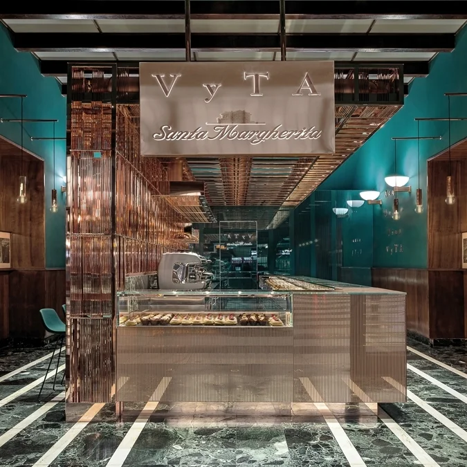 Daniela Colli's shiny Chic Café