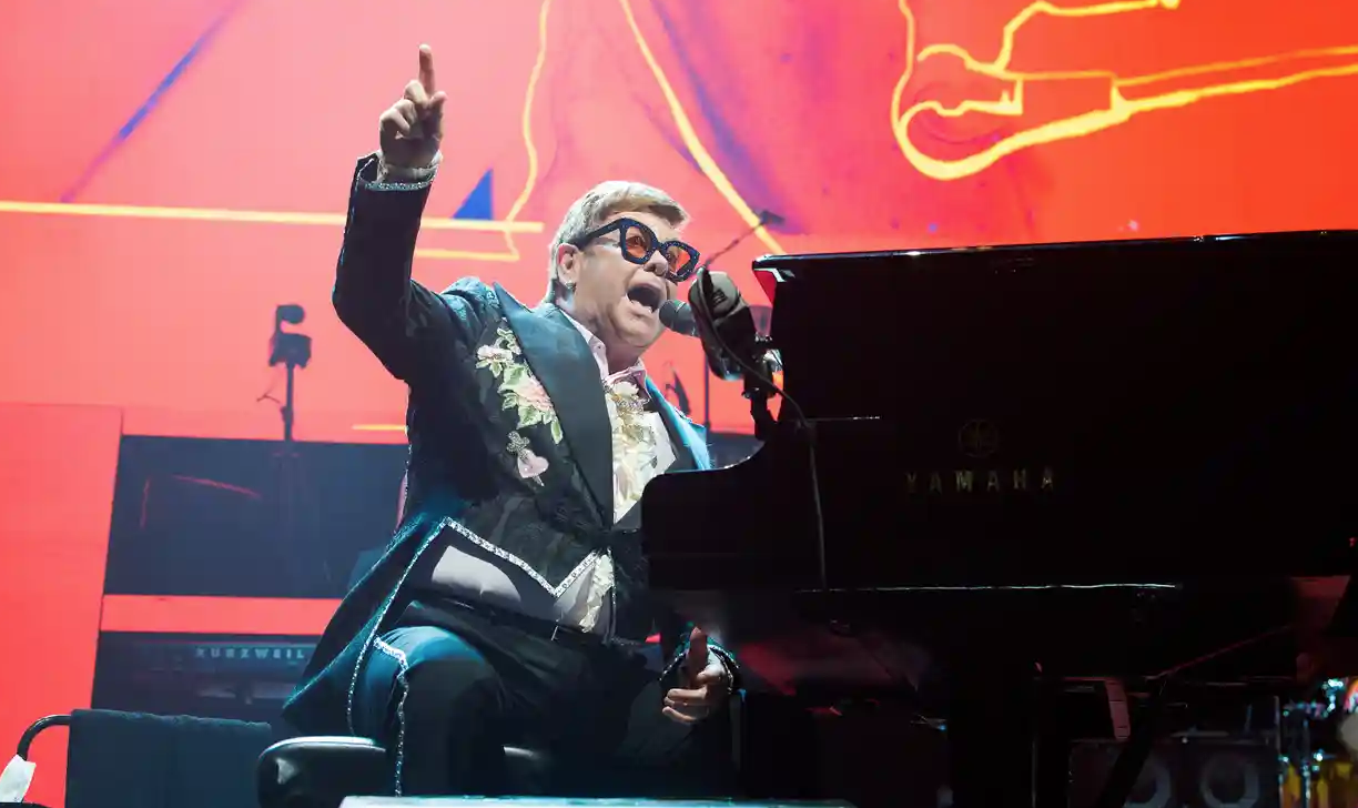 Elton John, "I learned by touring Europe in the 60s. Young artists need the same chance" Elton John