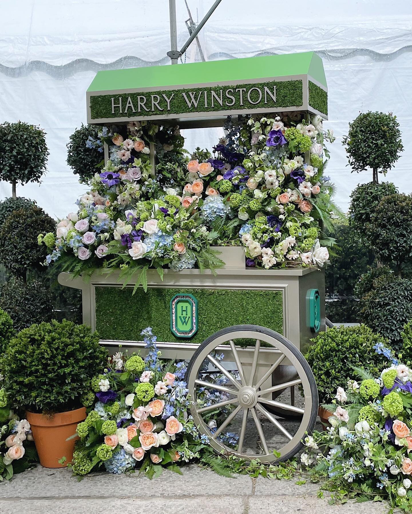 Spring has Sprung at the Hat Luncheon Benefit for the Central Park Conservancy. This flower cart for Harry Winston is a festive decor option for the Spring and Summer seasons. 🌸

Inquiries? Reach out through the link above. 

#marketing #experientia