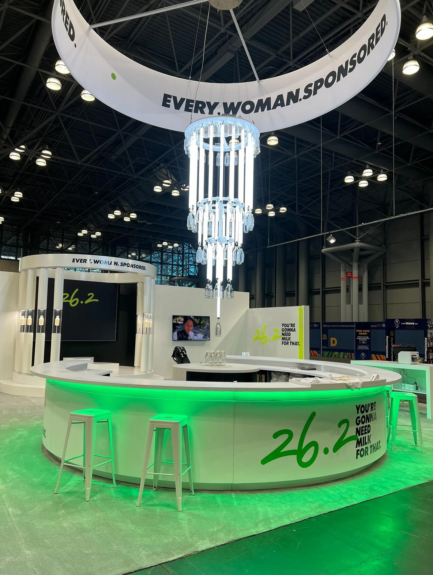 As its marathon weekend, we look back on the Milk 26.2 exhibit we designed and built for @galepartners and @milk_pep. NYC shines bright!