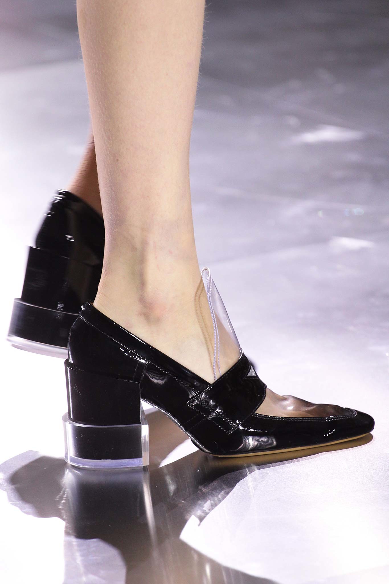 04-03-accessories-trends-fall-2015-lucite-heel.jpg
