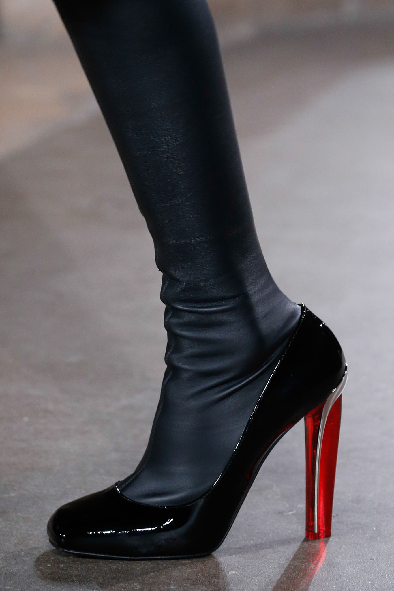 04-04-accessories-trends-fall-2015-lucite-heel.jpg