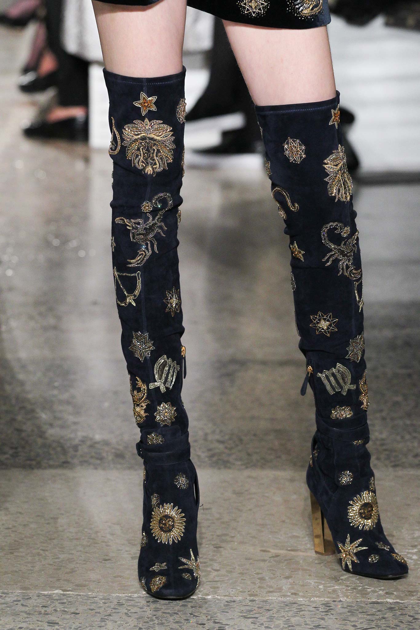 06-06-accessories-trends-fall-2015-thigh-high-boots.jpg