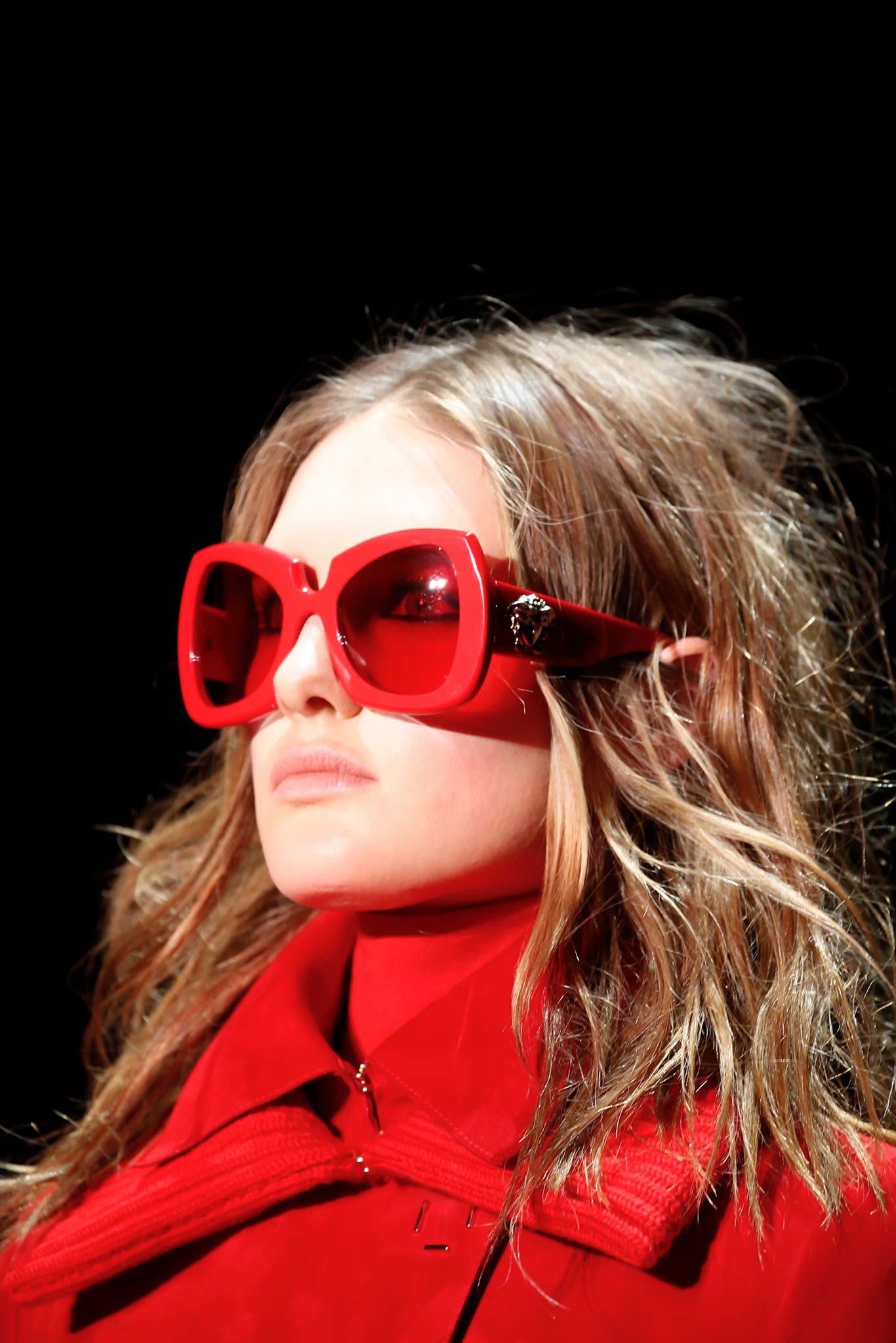 09-01-accessories-trends-fall-2015-red.jpg