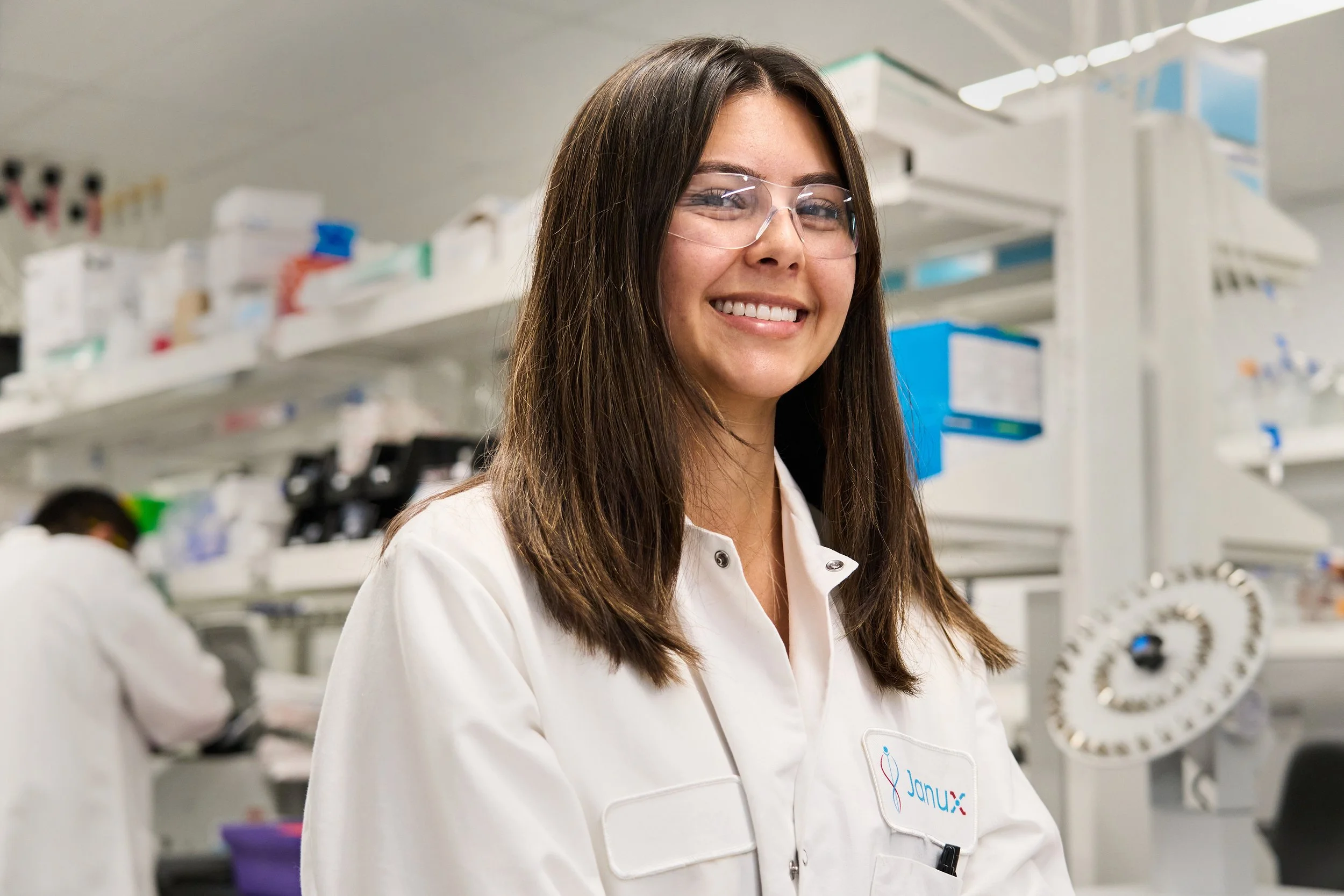 Lab and science photography and video are essential tools for businesses looking to showcase their expertise and innovation in a visually compelling way. High-quality images and videos of scientific processes, equipment, and research environments e
