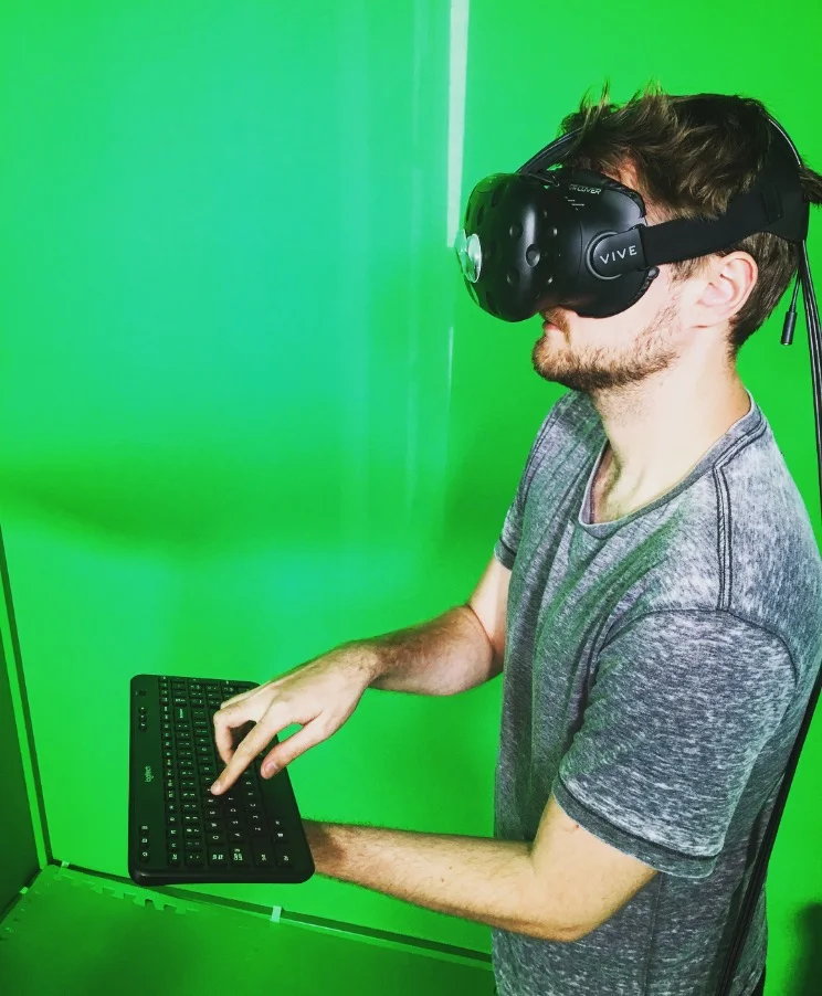 Virtual interactive experience