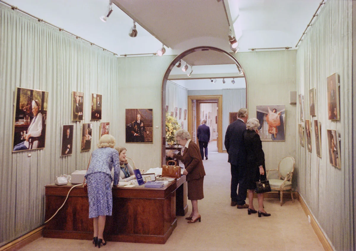 Lobby-Area-and-Desk-22.jpg