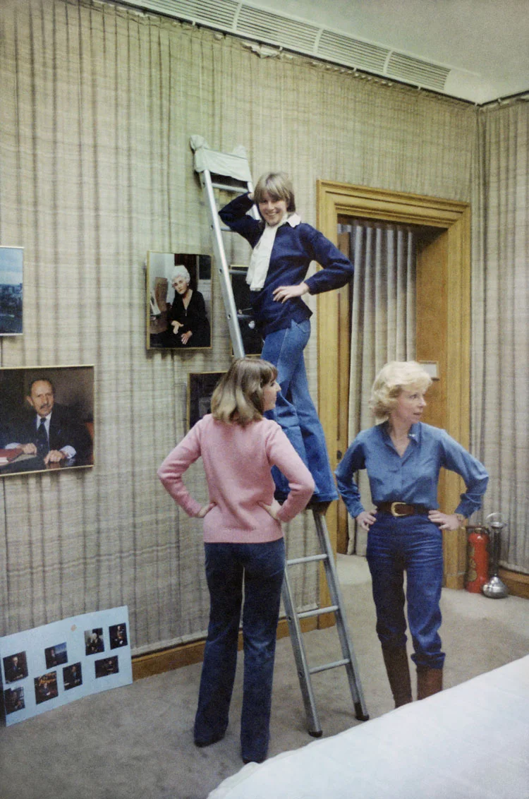 Woman-on-Ladder-3-2.jpg