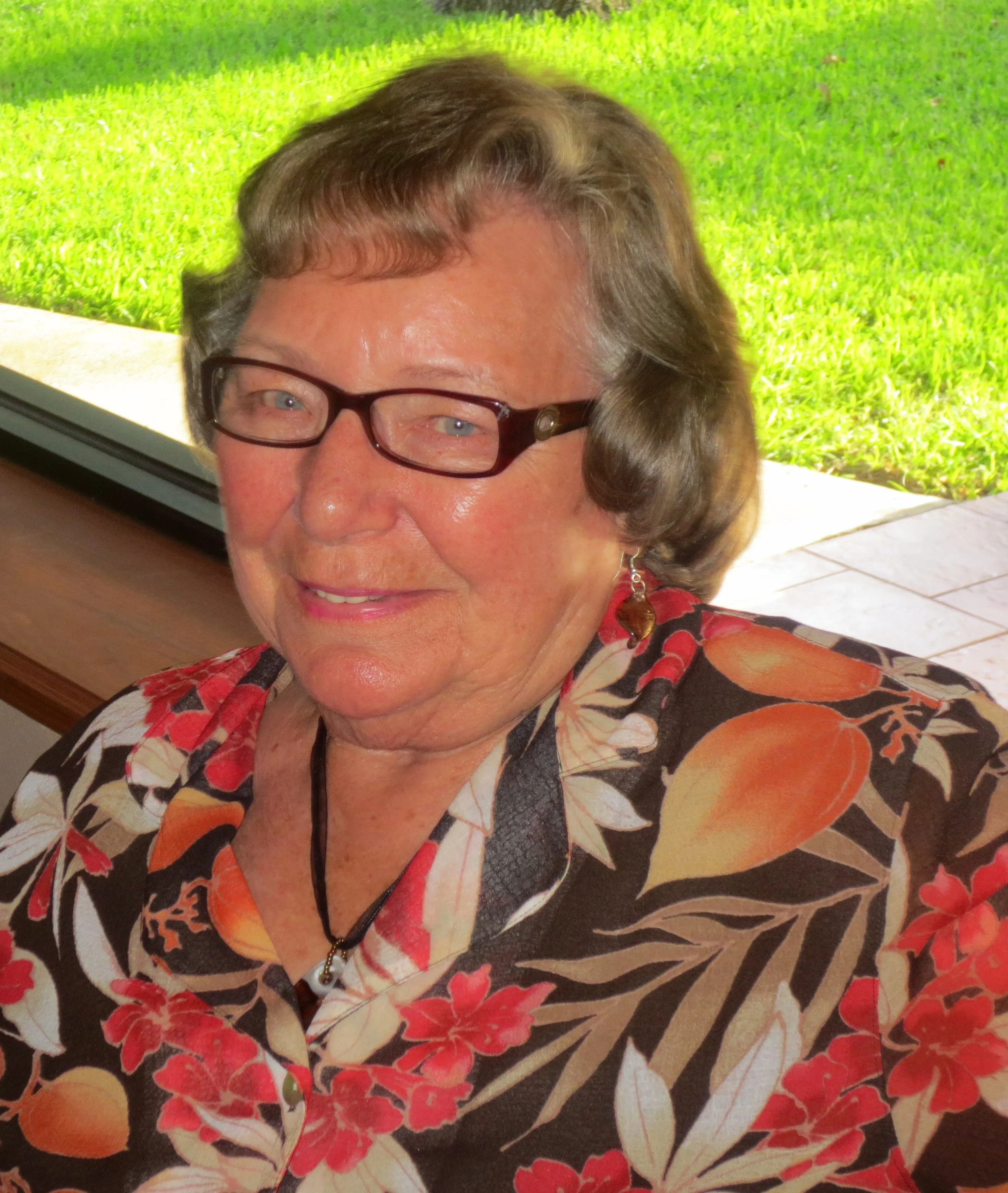 Tesorera, Mrs. Bonnie Pierce