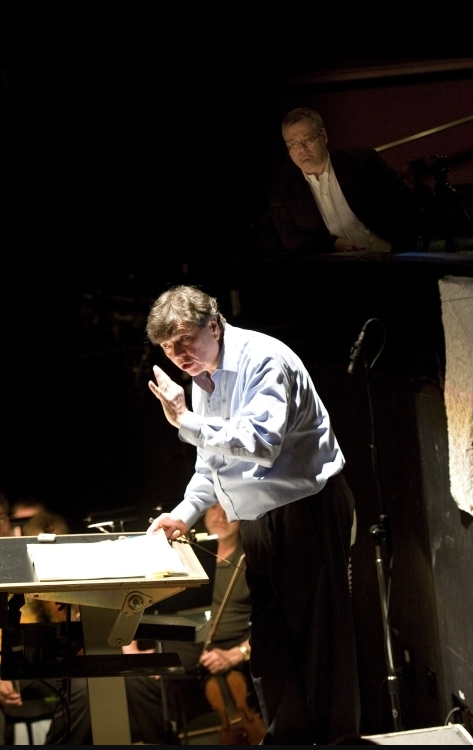 Daron looks on as Gerard Schwarz leads the wandelprobe of Amelia. (Photo: Rozarii Lynch)