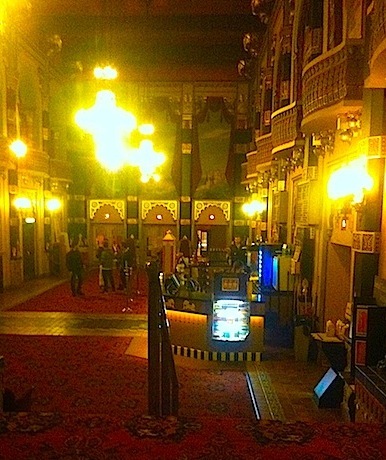 The lobby of the Oriental in spring 2015. (Photo credit: Hagen collection)