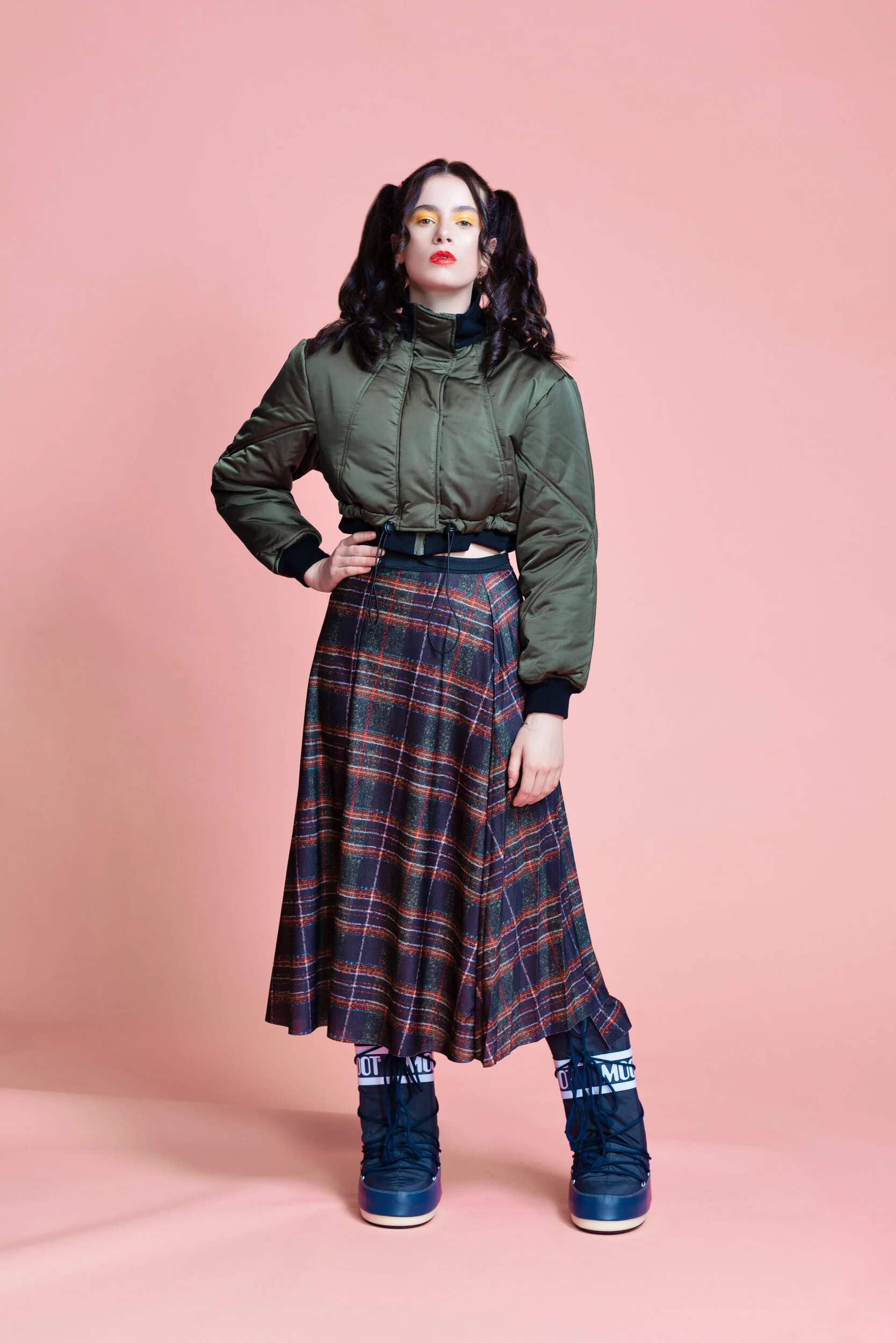 7E DANIELLE HISLOP LV-60-Edit.JPG