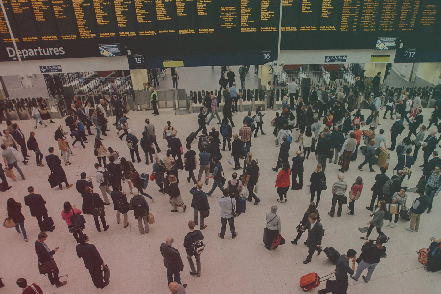1_train_station_people.jpg