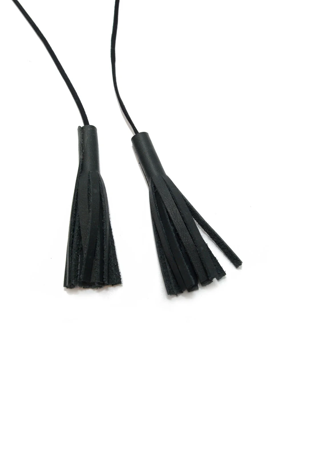 double tassel choker detail 1