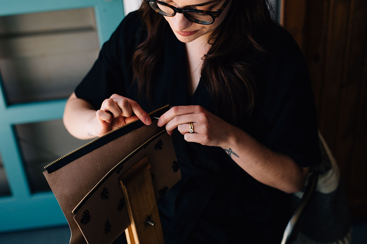 Saddle Stitching a Zipper