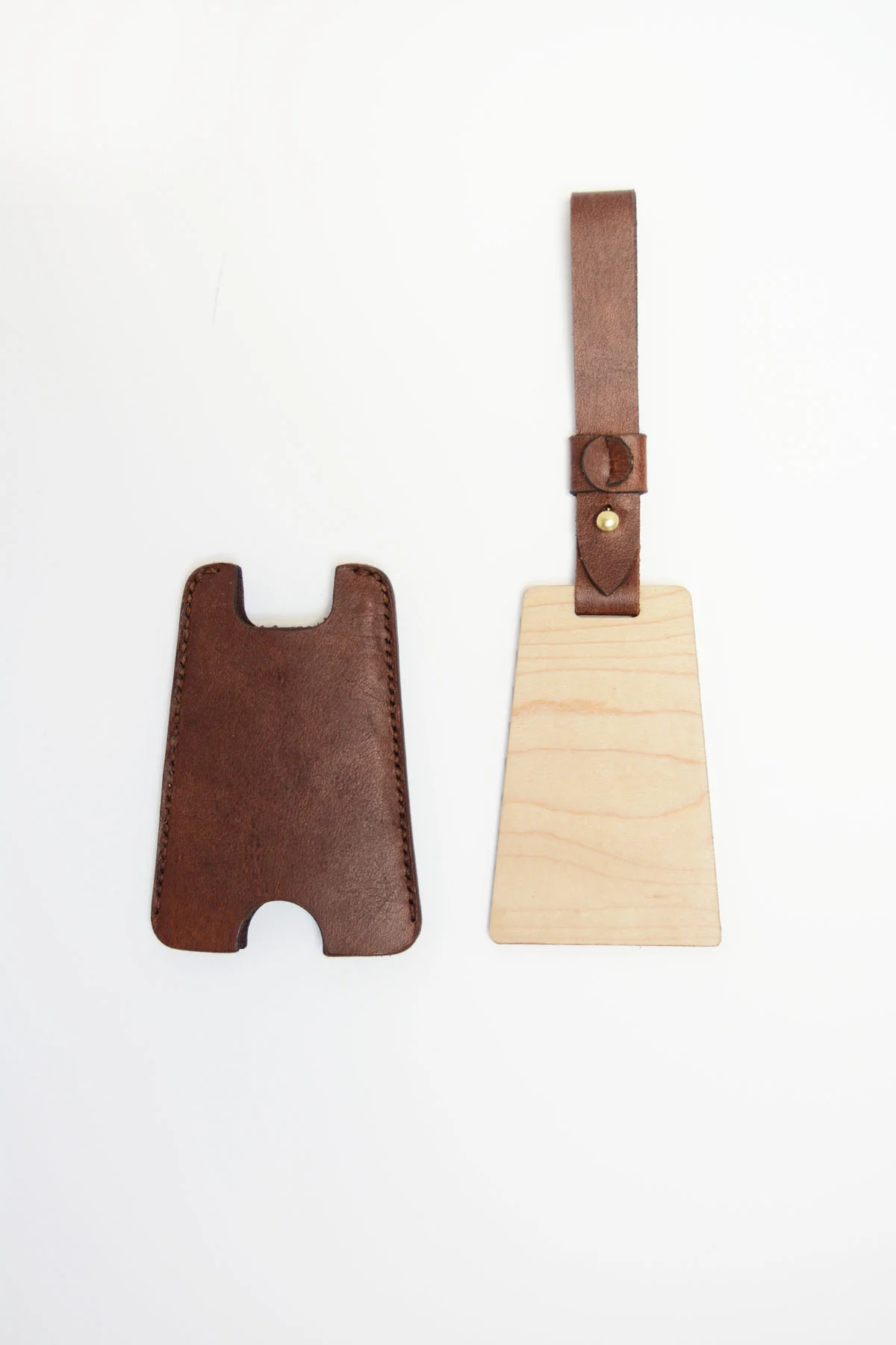 luggage-tag-detail-2-sm.jpg