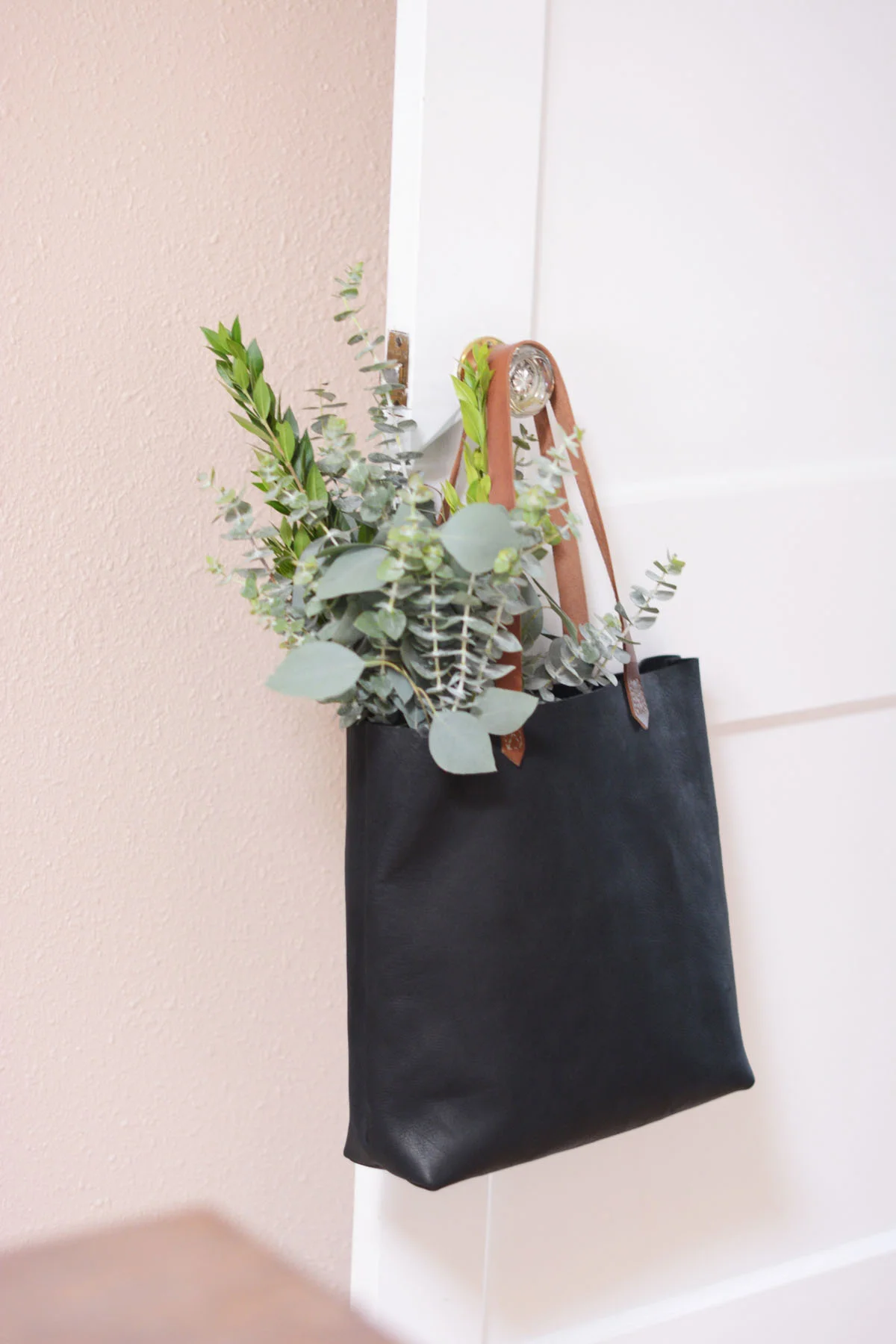 tote-bag-greenery-door-angle-s.jpg