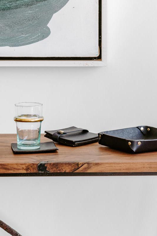 coasters-black-console.jpg