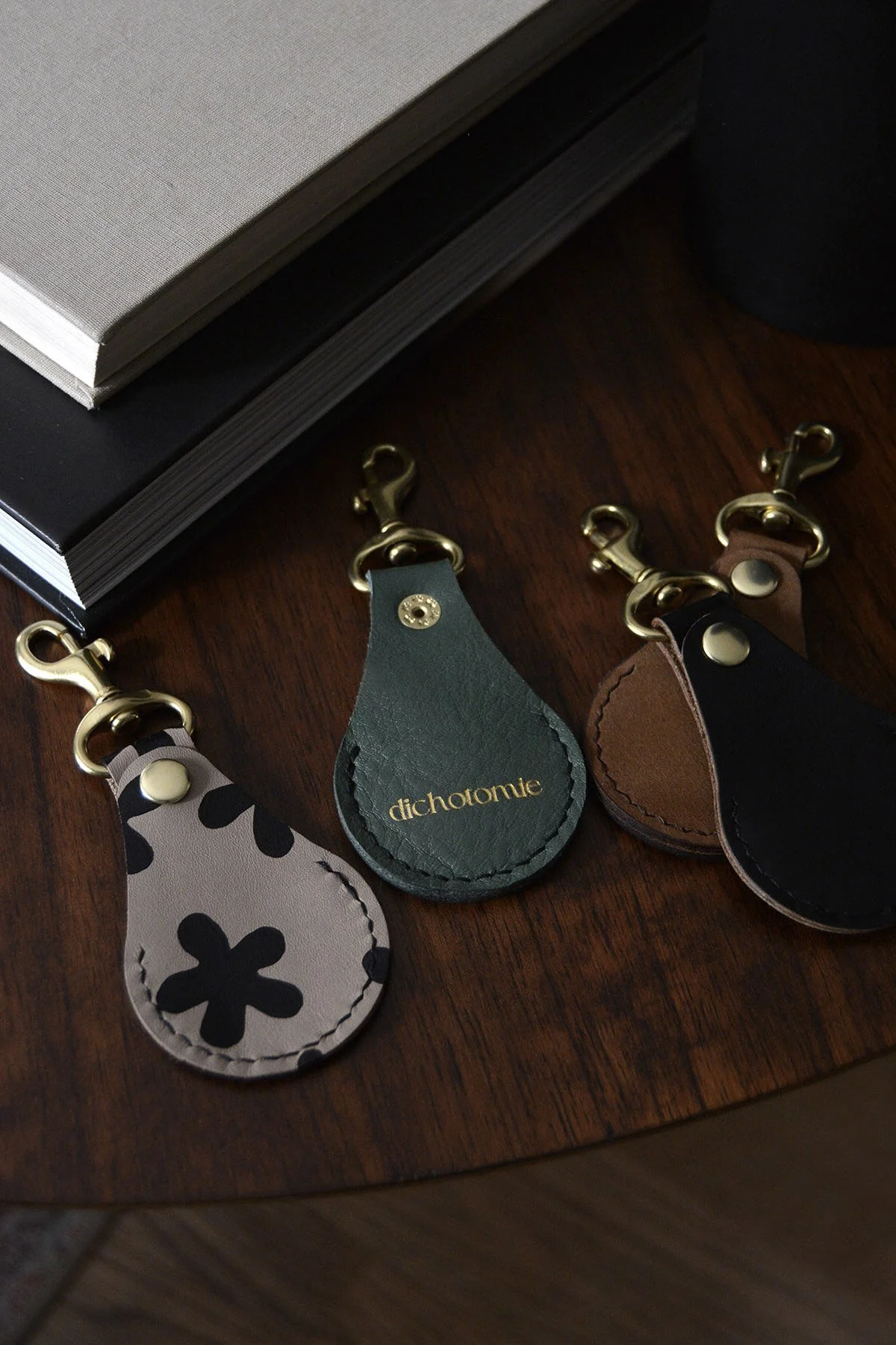 airtag-keychains-back.jpg