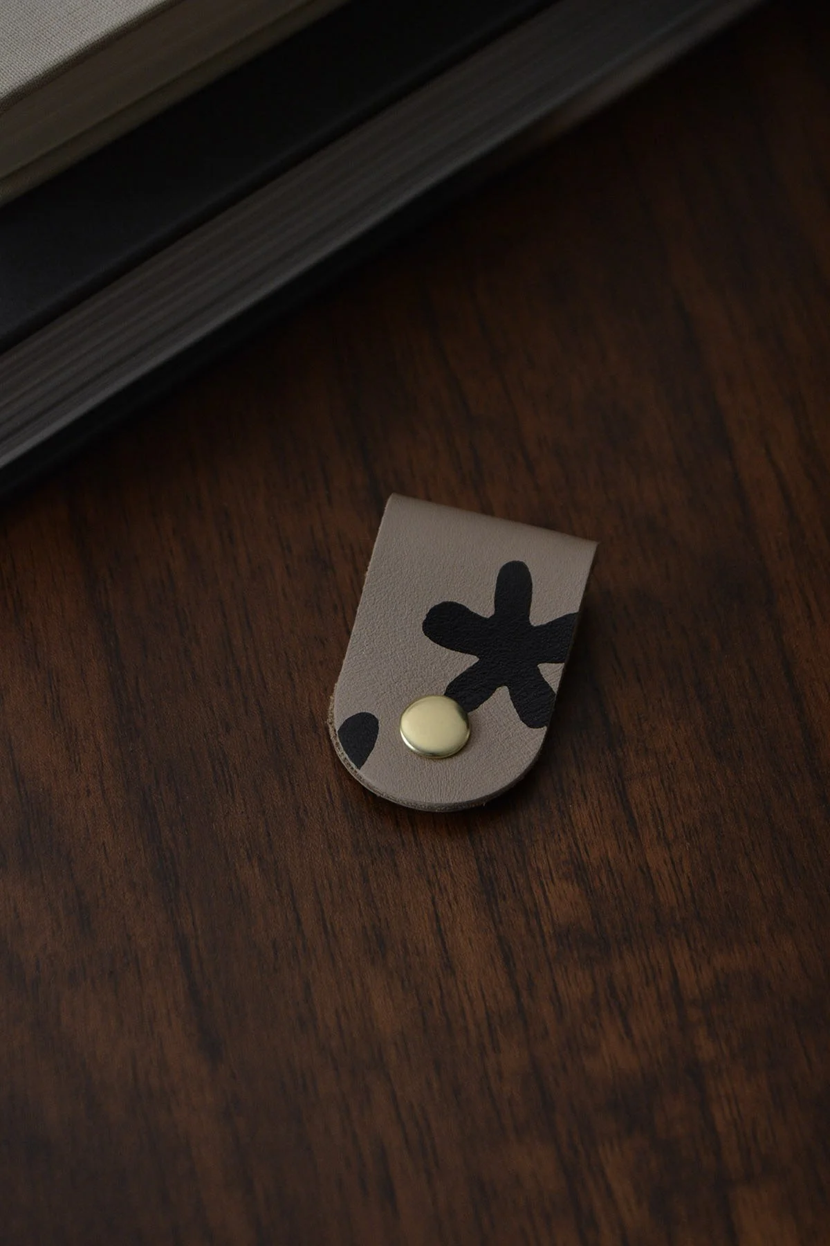 cord-organizers-flower.jpg