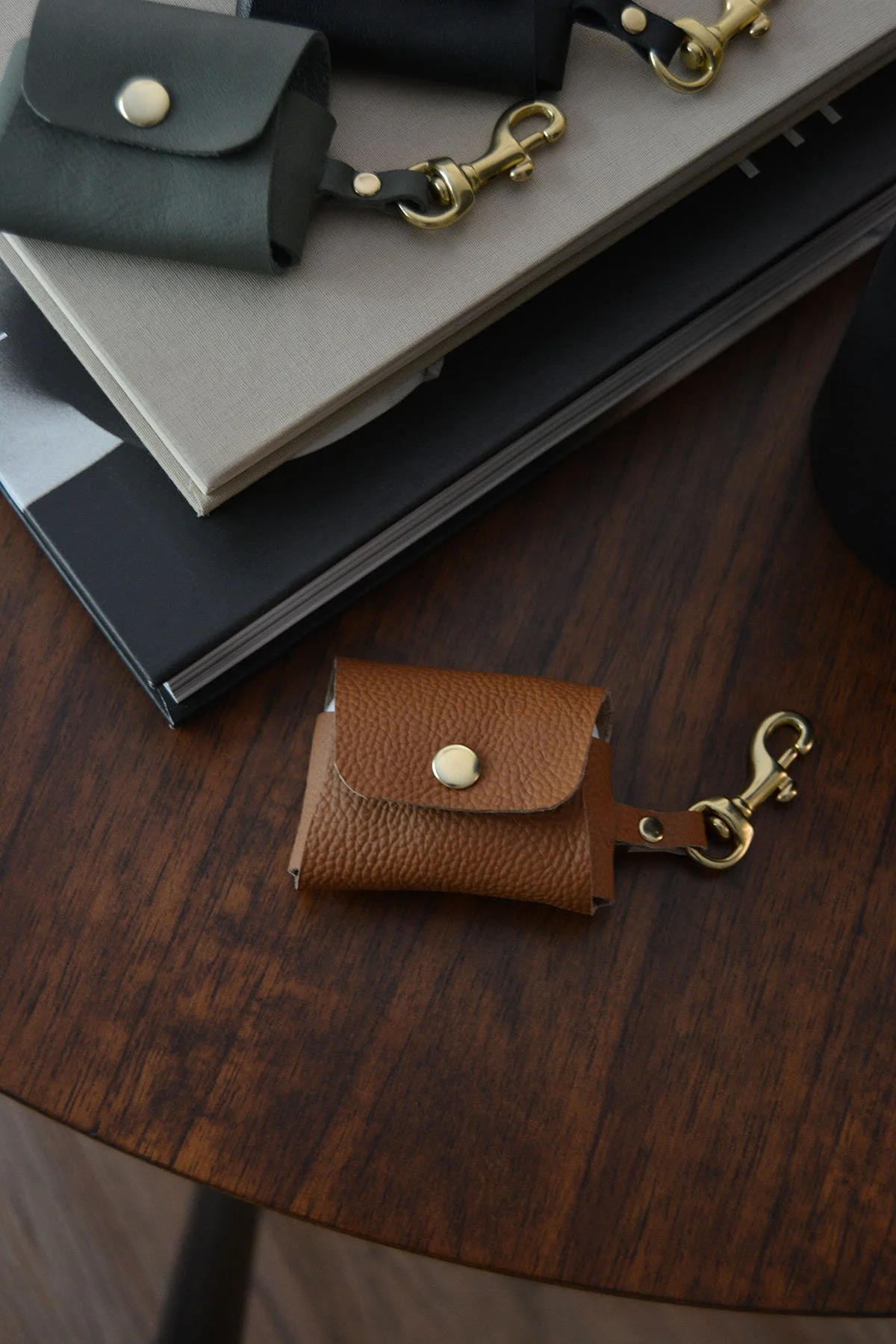 airpods-brown.jpg
