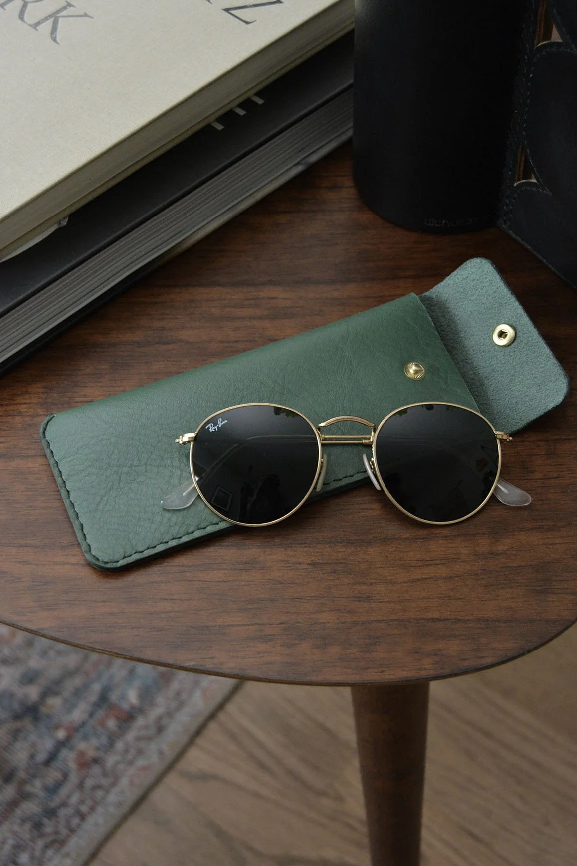 green-sunglasses-case-open-raybans.jpg